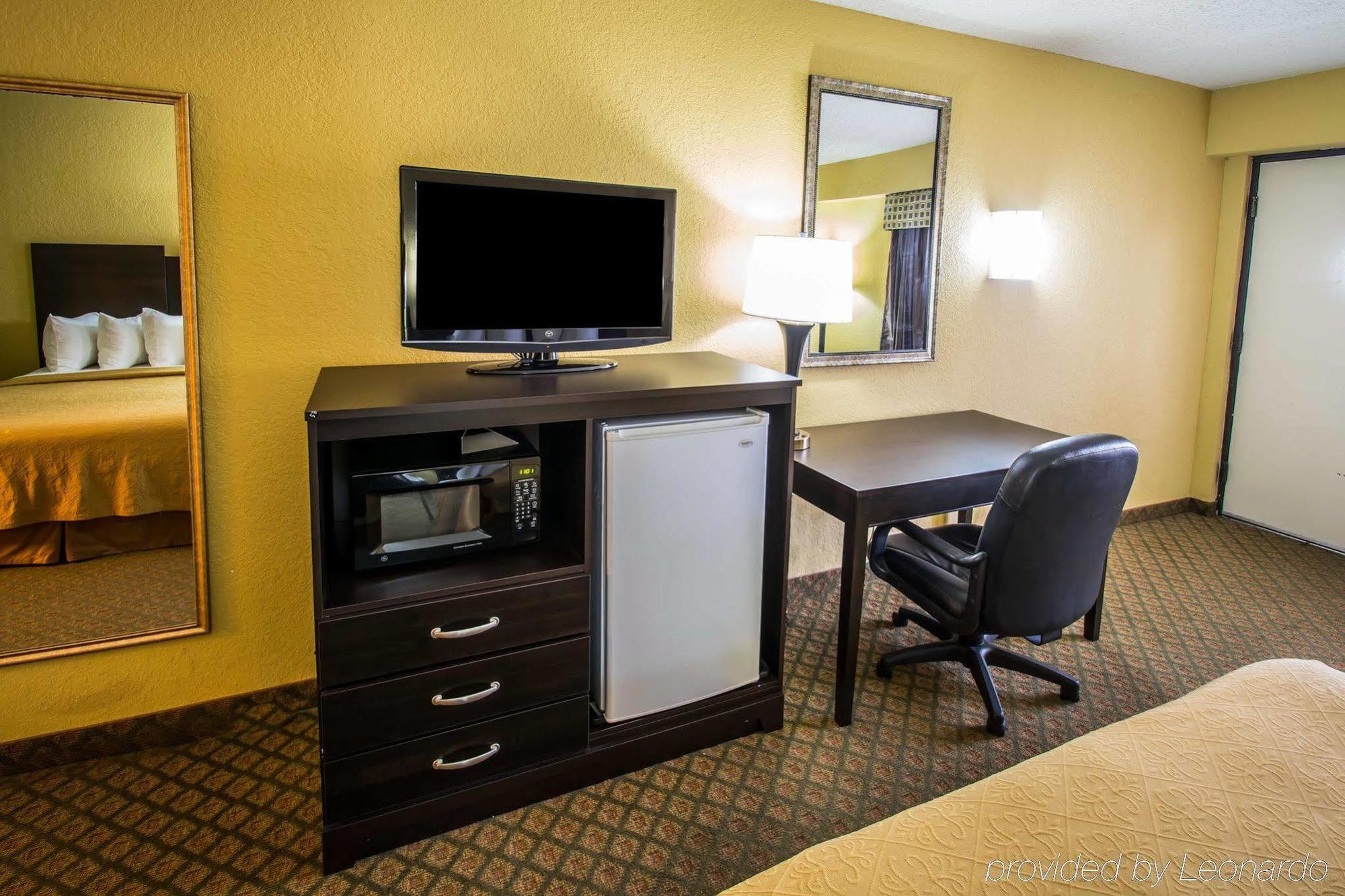 Quality Inn & Suites Orlando Airport Exterior foto